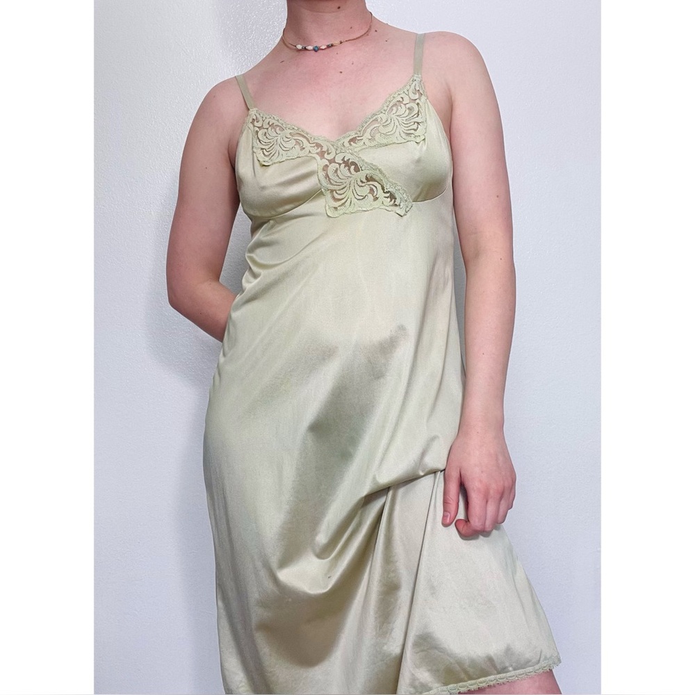 ♦️5/$15♦️ Cabernet | Vintage 80s 90s Light Sage Green Chemise Slip Dresss